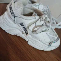 کتونی رنگ سفید سایز 30