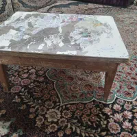 میز چوبی کار کرده