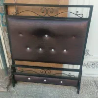 تخت خواب یکنفره چرم فلزی