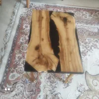 میز عسلی وساعت