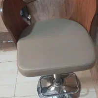یک عدد صندلی جک دار، چرخشی