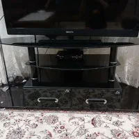 میز زیر تلویزیون