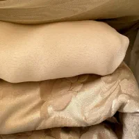 ‌پرده حریر  و مخمل کناره هاش جنس ترک