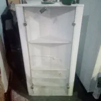 میز کاشت ناخن و قفسه ویترین ارایشگاه|آرایشگاه و سالنهای زیبایی|صدرا-فارس, فاز ۲|دیوار