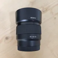 لنز سونی 50mm f 1.8 در حد آکبند و کم کارکرد|دوربین عکاسی و فیلم‌برداری|رشت, گلسار|دیوار