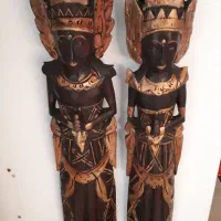 مجسمه چوبی