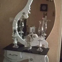 آینه‌ و  شمعدان با میز کنسول همراه با ساعت