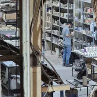 نیروی کار ساده آقا نیازمندیم