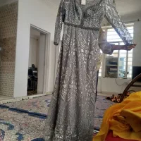 لباس مجلسی خاکستری رنگ تور مروارید کاری شده