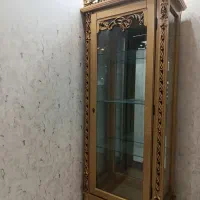 ویترین طلایی و تلفن و میز تلفن کشو دار سالم