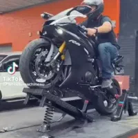 آموزش موتور سواری ویژه‌ای آقایان و بانوان