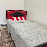 تخت خواب و میز تحریر