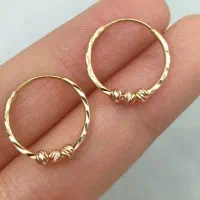 یه لنگه گوشواره حلقه ای گمشده