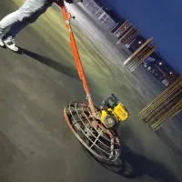 بتن ریزی کف با ماله پروانه ای و تراز لیزری|خدمات پیشه و مهارت|شیراز, گلکوب|دیوار