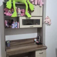 میز کامپیوتر و تحریر همراه با کتابخانه