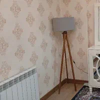 آباژور و ساعت دیواری