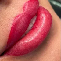 نیازمند مدل فیبروز،شیدینگ،بن مژه،خط چشم،رژلب دائم|خدمات آرایشگری و زیبایی|شیراز, میانرود|دیوار