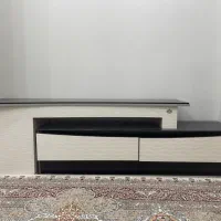 میز تلوزیون بسیار تمیز‌