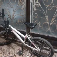 دوچرخه ۲۰ سالم دو لاستیک هم کارکرد میدهم