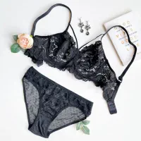 لباس زیر ساحل|لباس|کاشان, درب اصفهان|دیوار