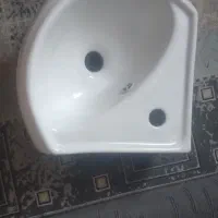 روشویی کوچک مخصوص گوشه بدون پایه هم وصل میشه