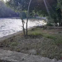 سکوی شخصی لب آب رودخانه زاینده رود|اجارهٔ کوتاه‌مدت آپارتمان و سوئیت|سامان, |دیوار