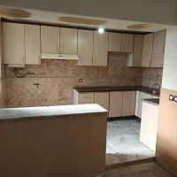 رهن و اجاره واحد ۸۰ متری همکف با دو پله بالای همکف