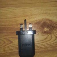 شارژر HTC اصل  سالم و تمیز