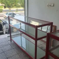 ویترین شیشه ای