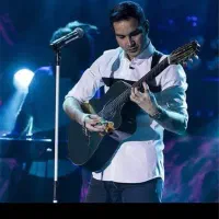 محسن بگانه ۱۷آبان ردیف ۴