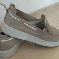 تعدادی کفش کارکرده
