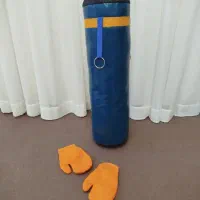 کیسە بوکس و دستکش