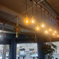 صندوق دار کافه صبحانه