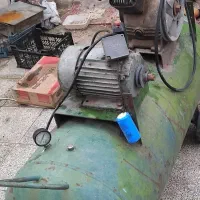 پمپ بادقدیمی