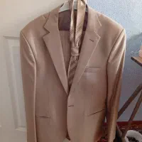 کت وشلوار با کروات