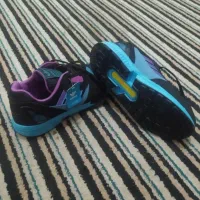 کفش|کیف، کفش، کمربند|جوکار, |دیوار