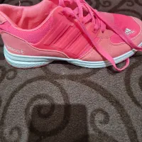 کفش آدیداس سایز ۳۹ و کفش ایمنی سایز ۴۲