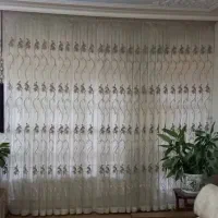 ۴ عدد پرده دو عدد ۳ونیم متری و دو عدد ۱ونیم متری