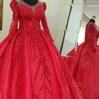 فروش لباس قرمز درباری