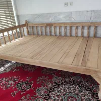 تخت چوبی