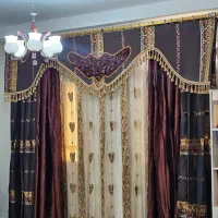 دو عدد پرده ۳ متر عرض و ۲.۷۰ ارتفاع با چوب پرده