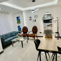 استخدام ناخن کار و شنیون کار حرفه ای