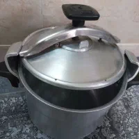 زودپز عالی بزرگ جنس قدیم