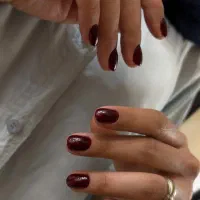 خدمات ناخن و اموزش ( کاشت ناخن و مژه )