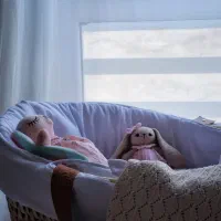 گهواره کناره تختی نوزادی|تخت و صندلی بچه|رشت, دیلمان|دیوار