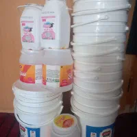 تعدادی سطل ودبه