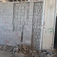 شیارزنی و تخریب دیوار برای لوله های برق و اسپیلت