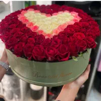 دسته گل باکس گل ‌۸۰ شاخه رزهلندی باقیمت باورنکردنی