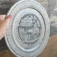 انواع دیوارکوب و لیوان برنجی همگی قدیمی و نقشدار