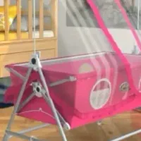 کنار مادر و گهواره و کریر و تخت بچه